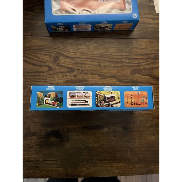 Vintage Life-Like HO SCALE Model Train Wilson Car Lines W.C.L.X. Reeper Car (2) - Picture 9 of 11